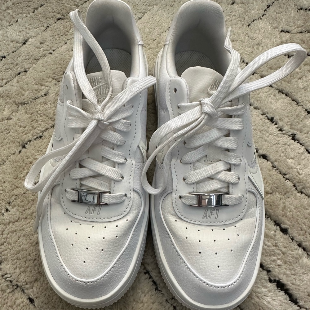 Nike White Classic Sneakers for Everyday Comfort